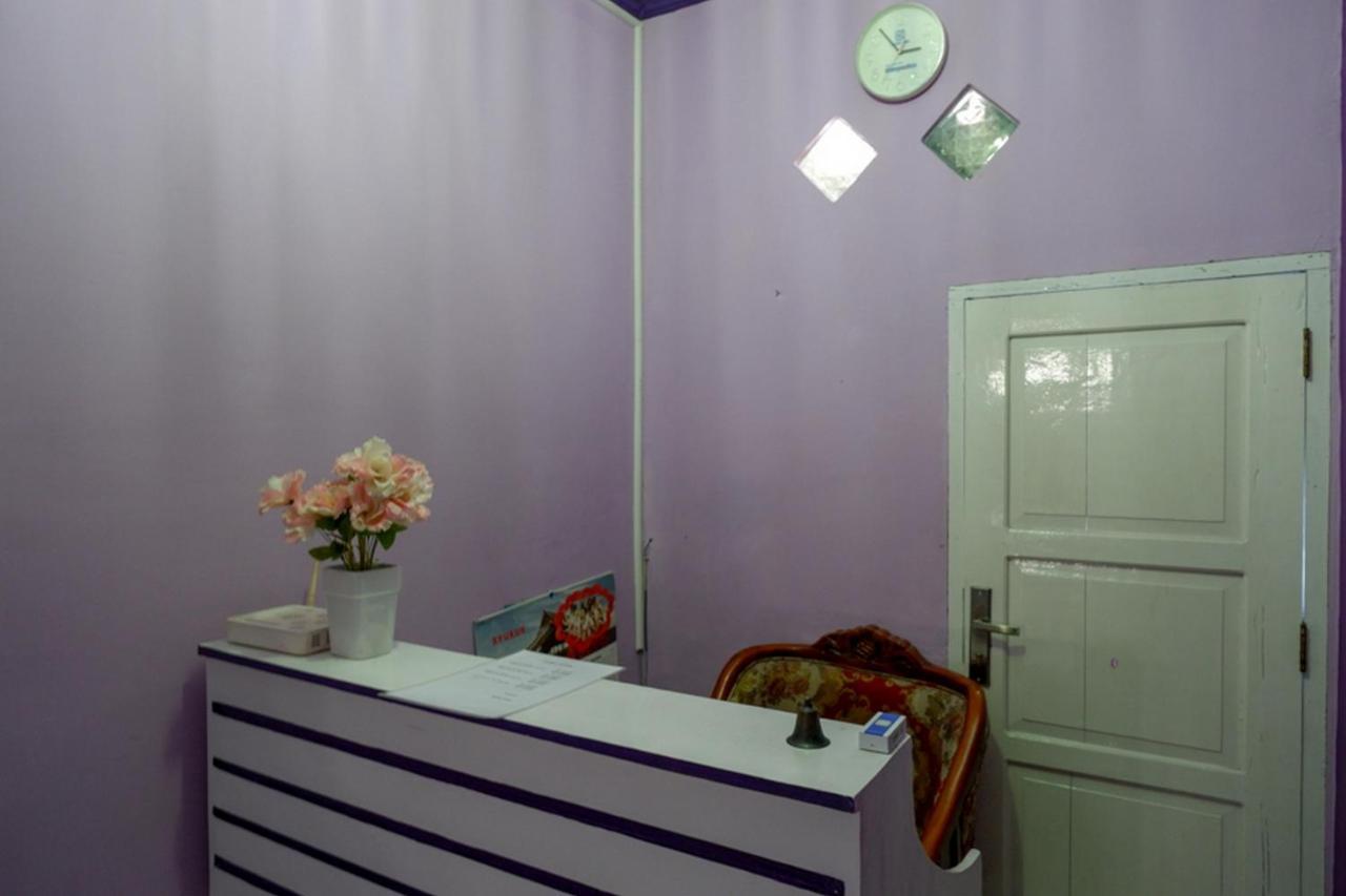 Reddoorz @ Hotel Aulia Majene Екстер'єр фото